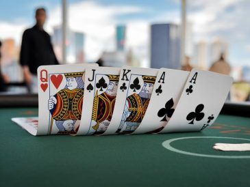 what are bad cards in Texas Hold 'em?